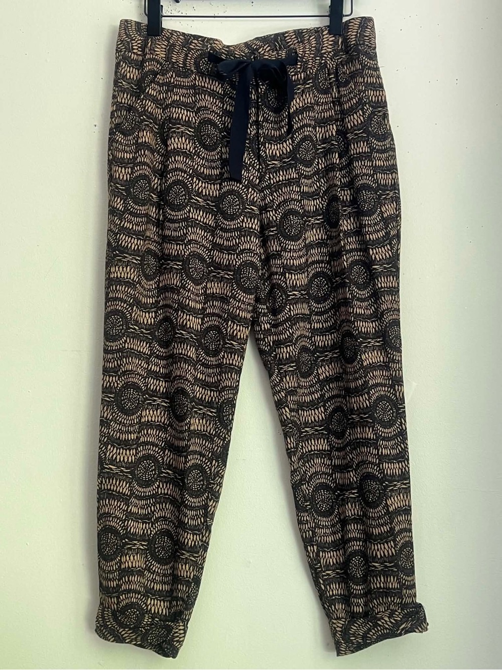 Free People Black and Beige Circular Print Drawstring Joggers